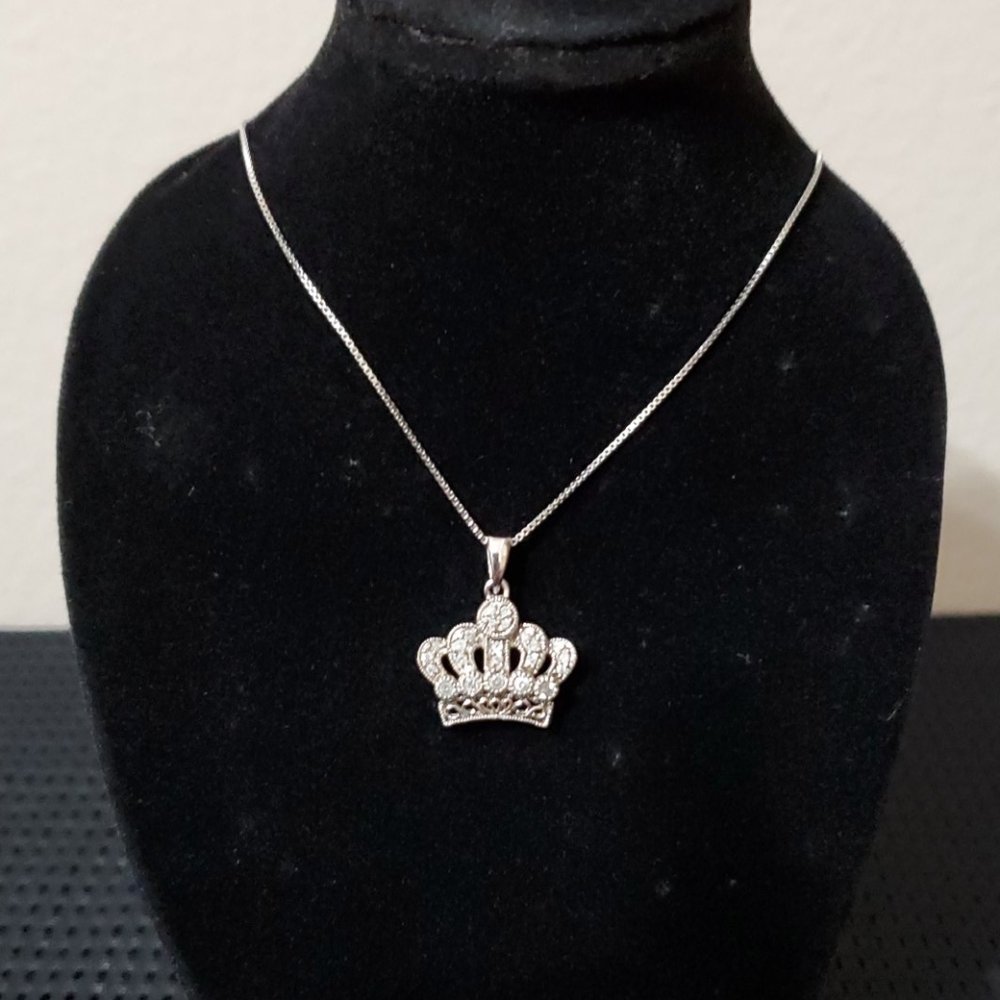 Crown Charm & Chain